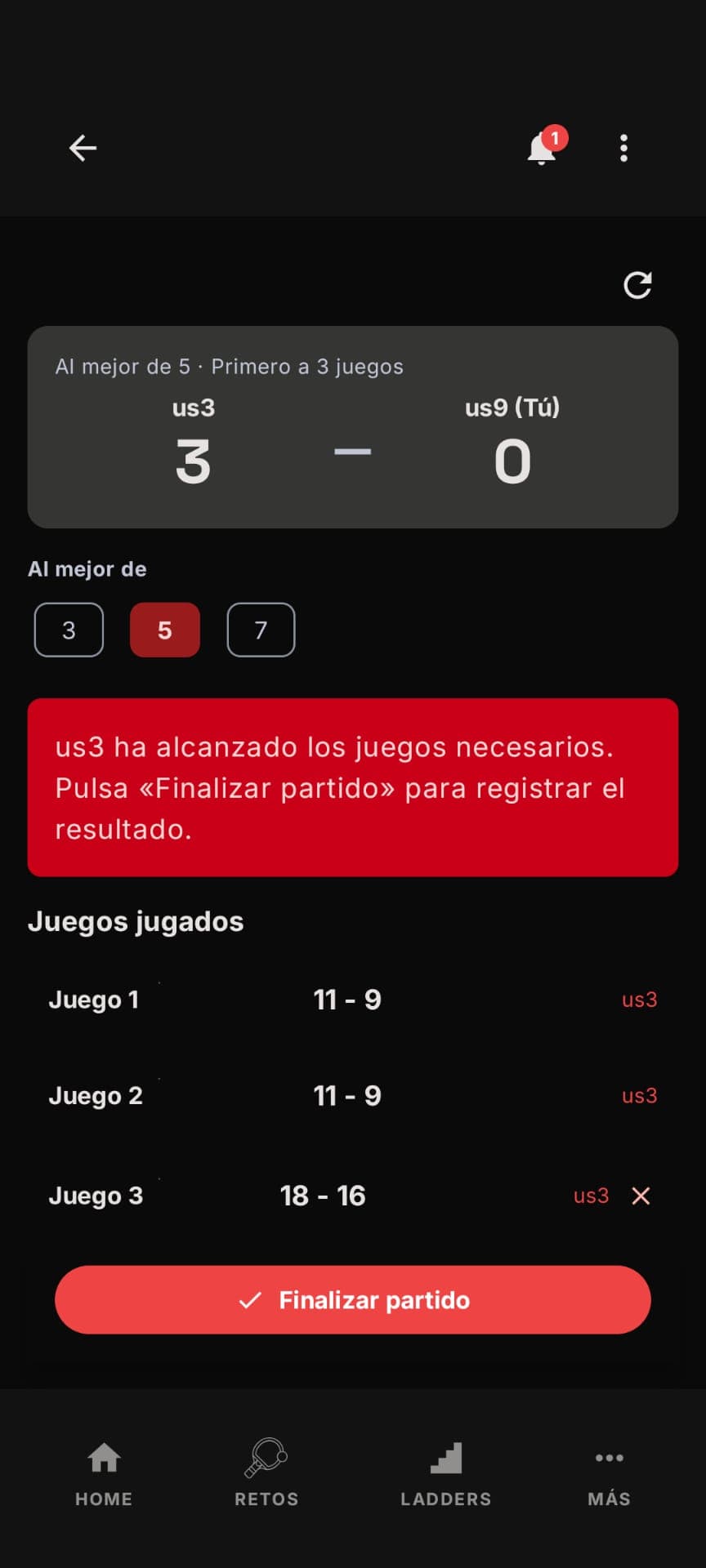 Cuando un jugador alcanza los juegos necesarios, la app te avisa y te invita a finalizar para registrar el resultado oficial.